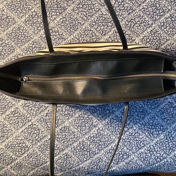 Kate Spade tote - Picture 3 of 8